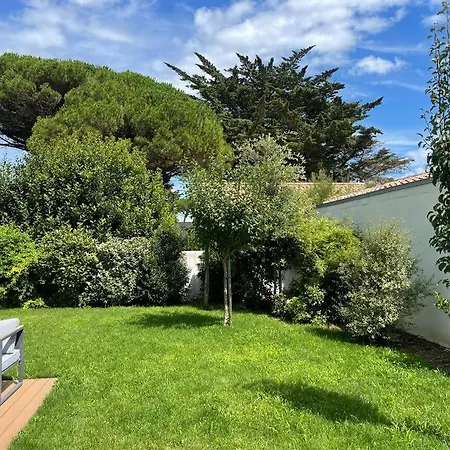 - Proche Plages/commerces