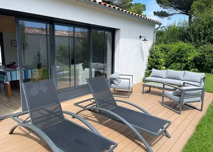 - Proche Plages/commerces Le Bois-Plage-en-Ré